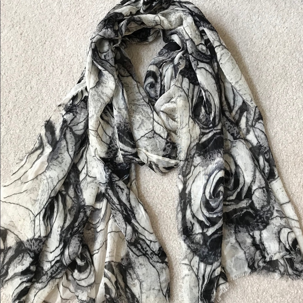 Cashmere/silk scarf